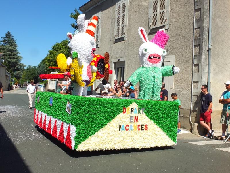 Corso Fleuri du 15 août, fête foraine, croisières et feu d'artifices